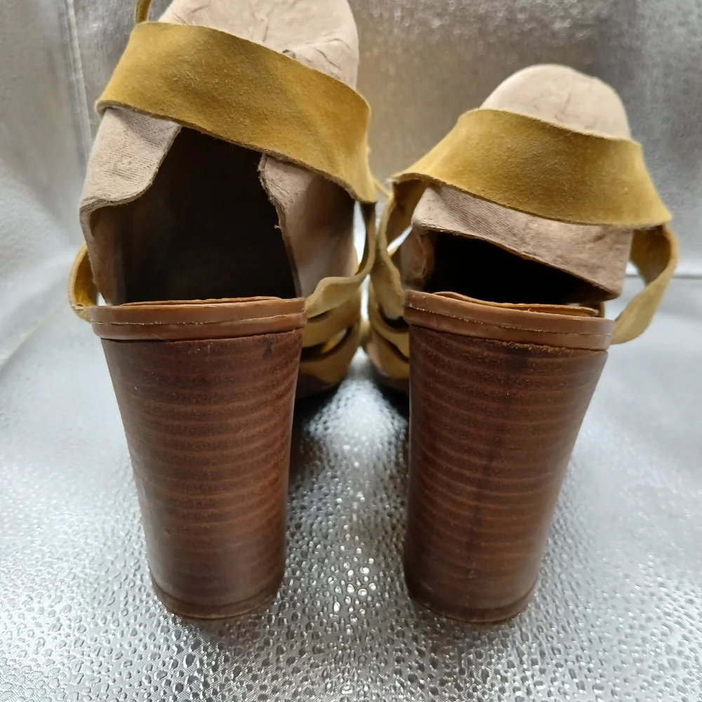 Franco Sarto Golden Leather Sandals Strappy Lace-Up Design Womens 6.5